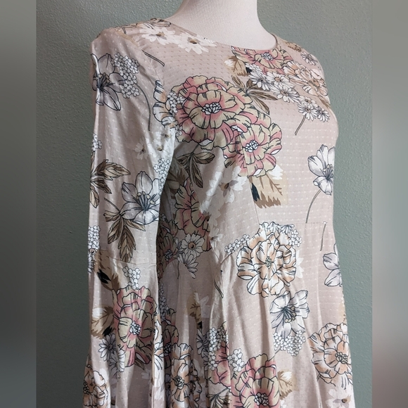 Altar'd State boho long sleeve floral spring summer dress blush nude EUC Medium - Picture 4 of 10